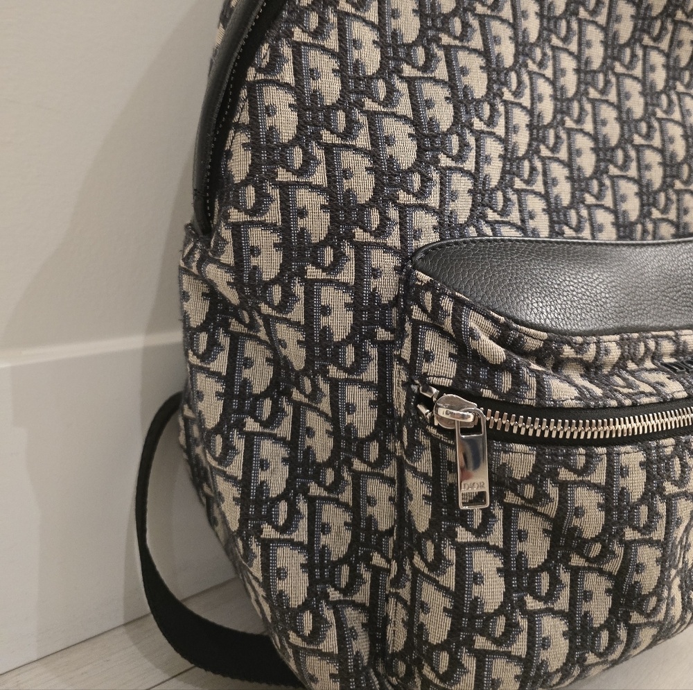 CD Backpack - Picture 3 of 10